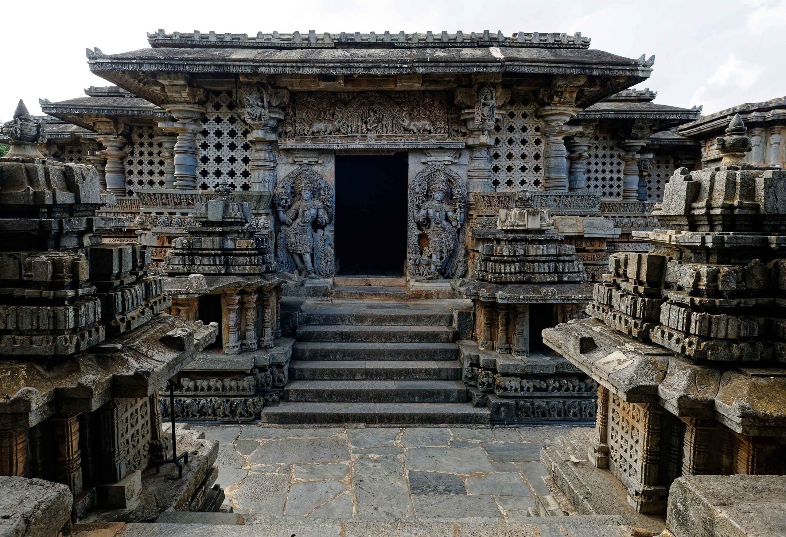 Read more about the article Kedareshwara Temple in Karnataka