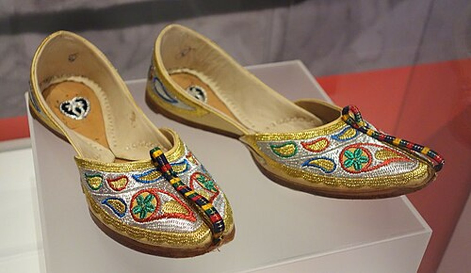 Pair of embroidered leather mojari juttis, traditional Rajasthani footwear