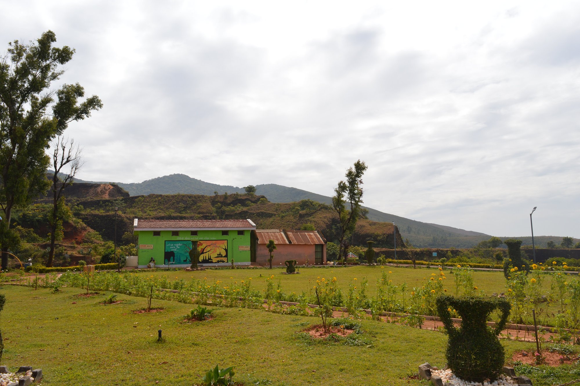 Green hills and open sky near Kemmangundi