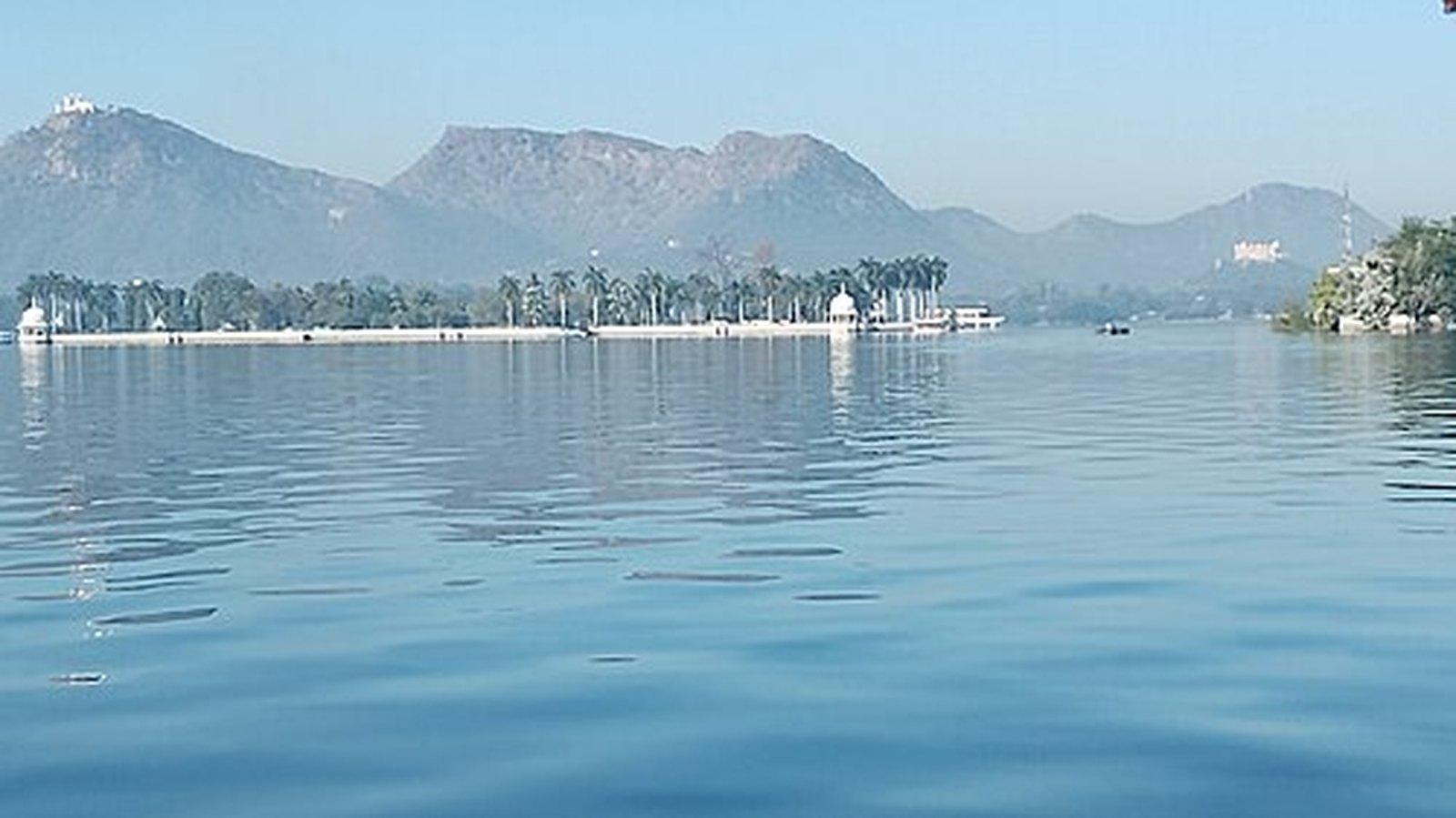 Fateh Sagar Lake reflecting the Aravalli hills, Udaipur
