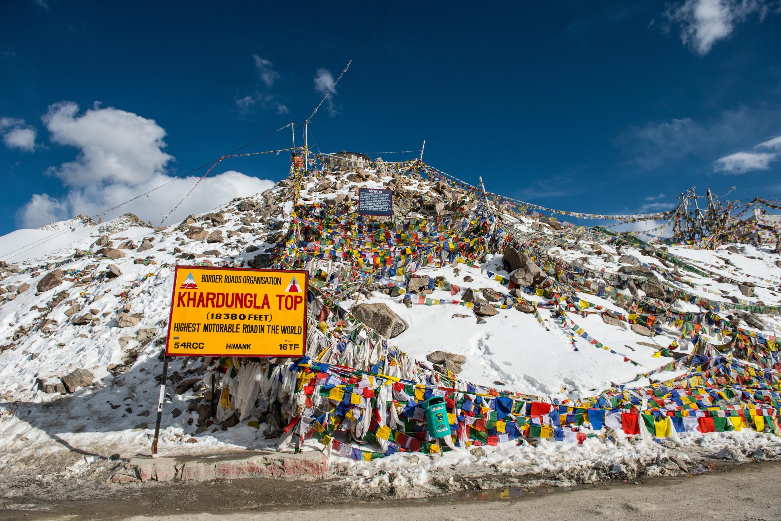 Explore Breathtaking Himalayan Landscapes with Ladakh Tour Packages